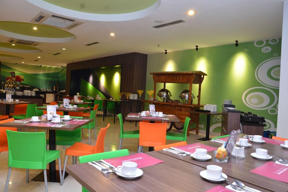 Hotel Favehotel Hyper Square Bandung