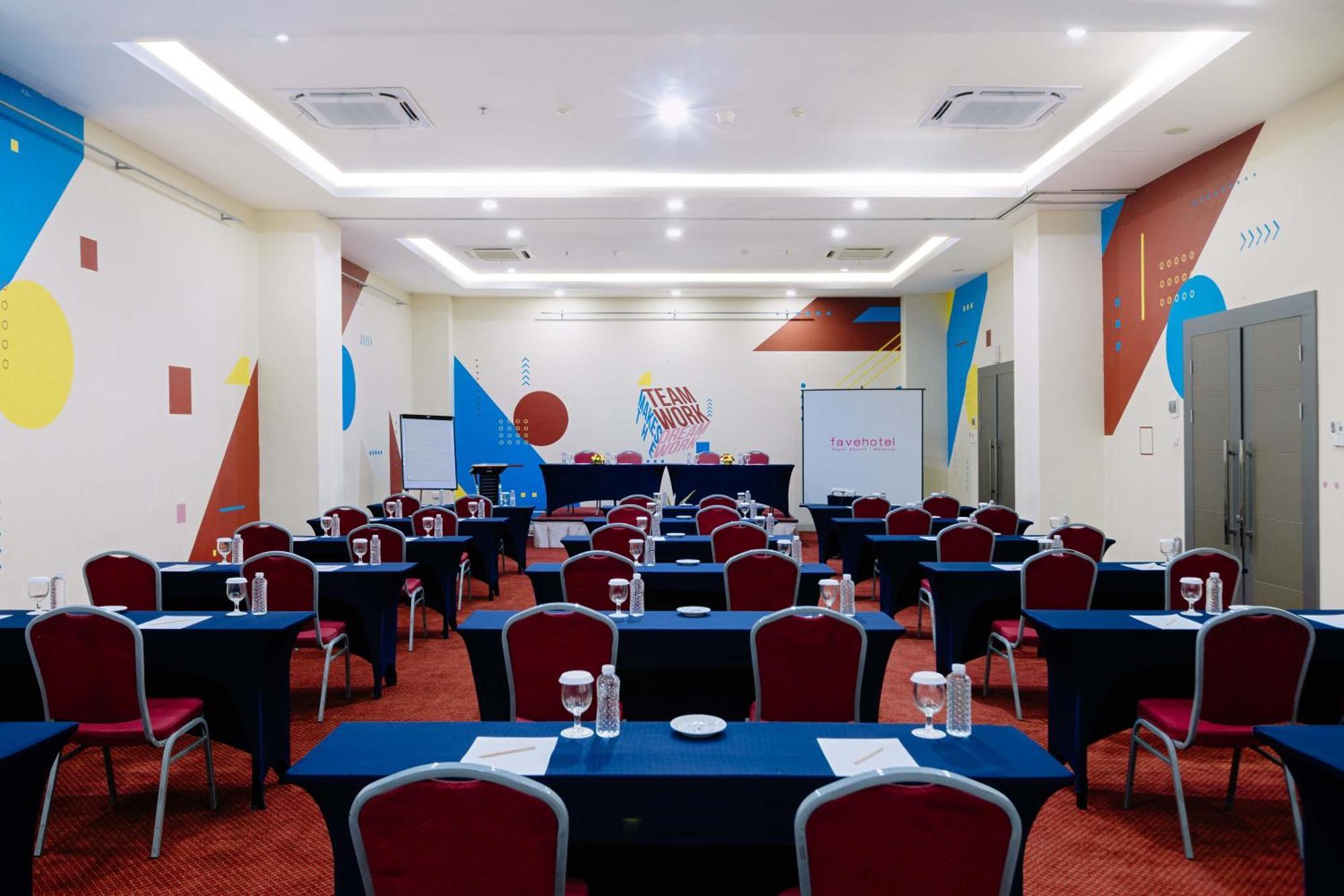 Hotel Favehotel Hyper Square 3*